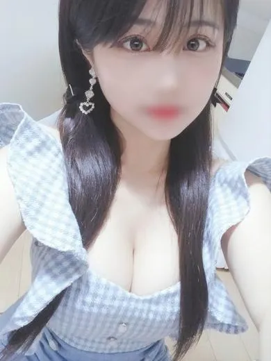 金沢のundefinedで働くりおん奥様 - カクブツ