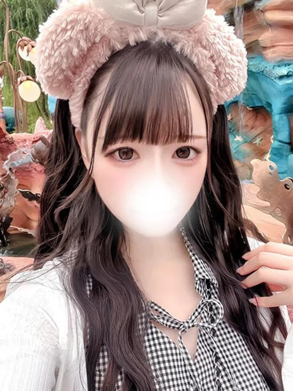 千葉・栄町のZEROで働くゆな - カクブツ