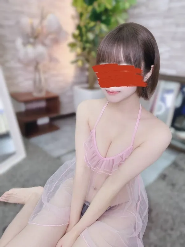 日本橋のファーストクラスで働く白瀬なの - カクブツ