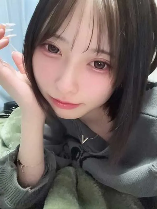 福井のデリシャス福井で働くミナセ - カクブツ