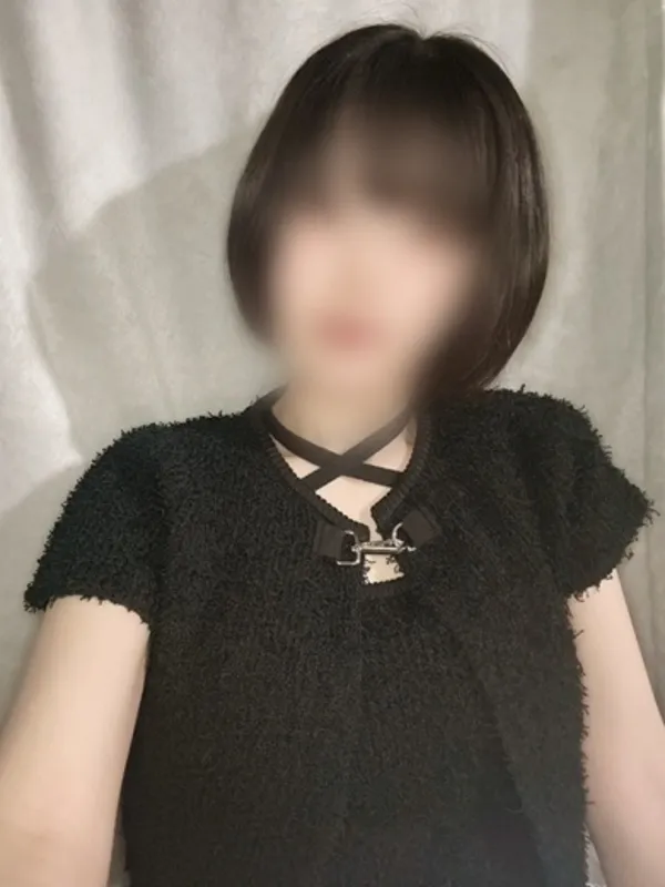 川崎の激安ドットコムで働くかすみ - カクブツ